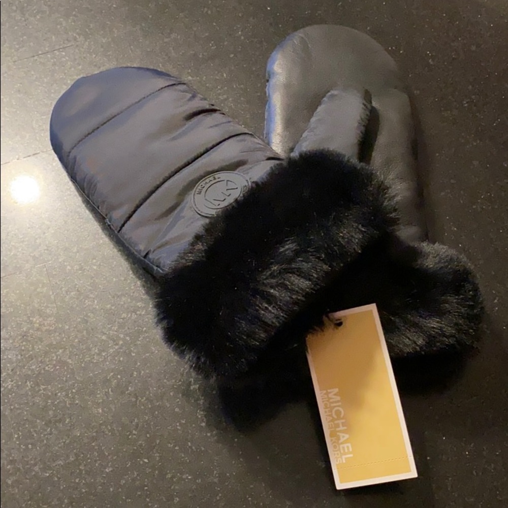 NWT! Michael Kors Leather & Faux Fur Ski Mittens